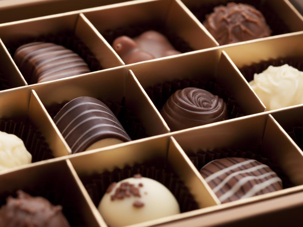 Chocolate box L